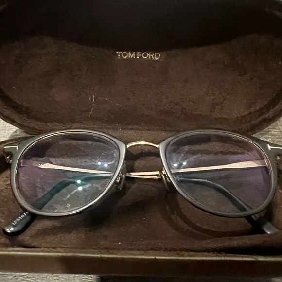 Authentic Tom Ford Readers with case and polishing cloth - Picture 5 of 5